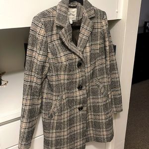 Have way too many coats ! Such a great coat fit for the fall and winter!